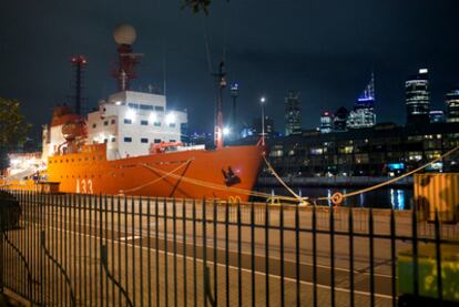 El 'Hespérides', en la base naval de Garden Island (Sidney)