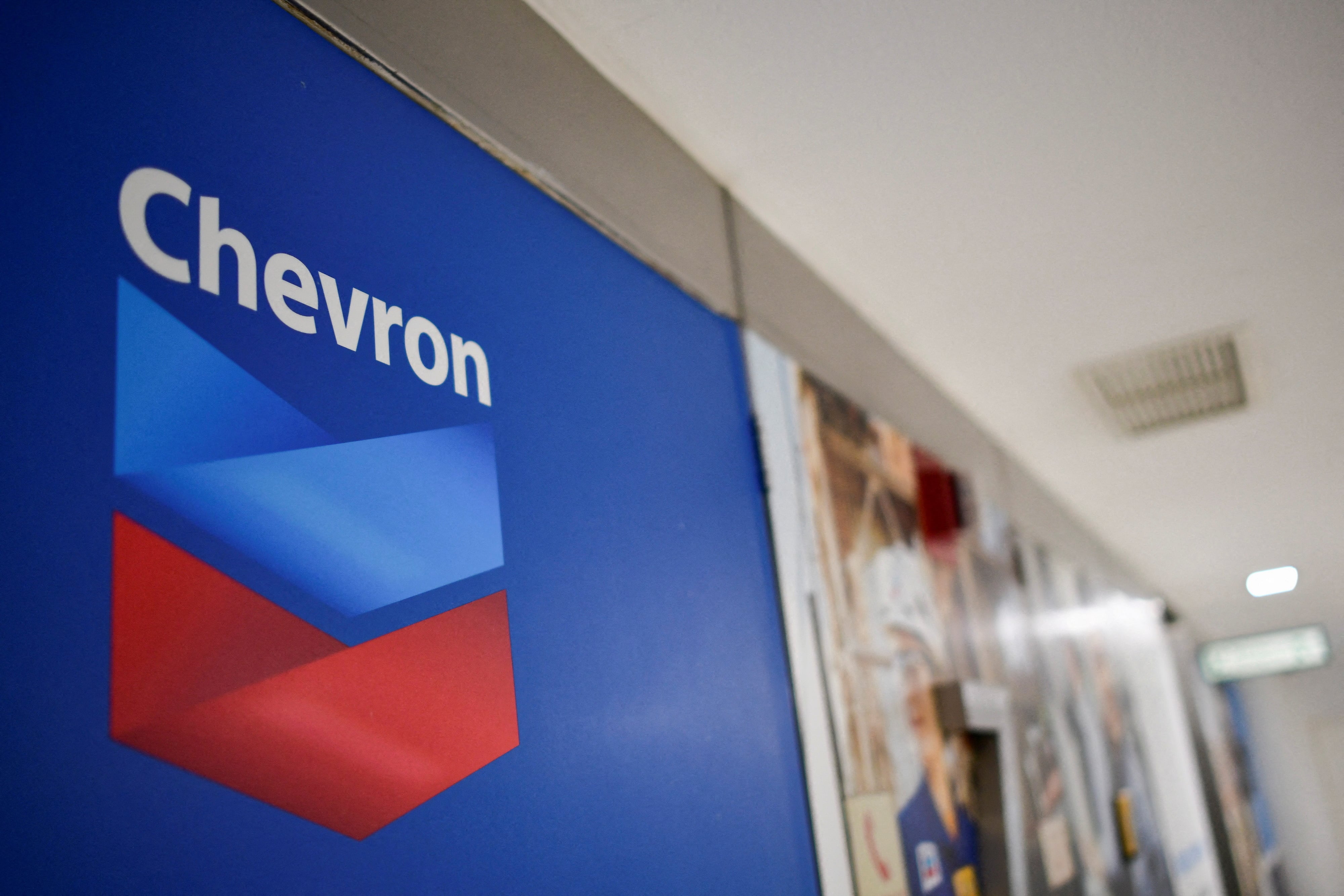Un socio de Chevron reclama que no fue notificado de la expansión de operaciones petroleras en Venezuela