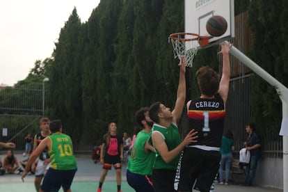 Partido de la Liga Cooperativa de Baloncesto de Madrid