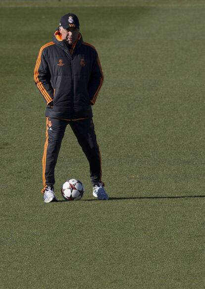 Carlo Ancelotti, en un momento del entrenamiento de su equipo en Madrid.