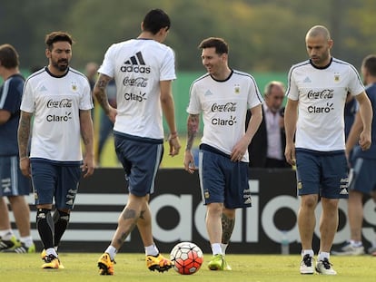 Lavezzi, Di Maria, Messi y Mascherano se entrenan con Argentina. 