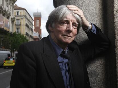 El fil&oacute;sofo y escritor franc&eacute;s, Andr&eacute; Glucksmann, fotografiado en la calle de Atocha de Madrid en abril de 2010.