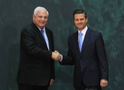 En la imagen, el presidente de México, Enrique Peña Nieto (d), y su homólogo de Panamá, Ricardo Martinelli (i). EFE/Archivo