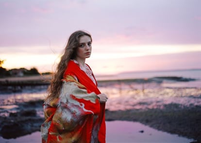 Birdy, con una de sus prendas favoritas: el kimono que compró en su visita a Japón durante su gira el pasado año.