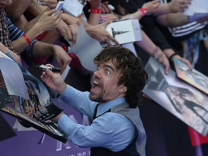 Os esforços dos pais para naturalizar o problema genético do filho acabaram forjando em Dinklage uma personalidade avassaladora