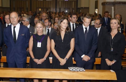 Pablo Hohenlohe , Flavia Hohenlohe , Victoria Elisabeth von Hohenlohe Langenburg y Alexander; María del Prado Muguiro durante el funeral por el duque de Medinaceli.