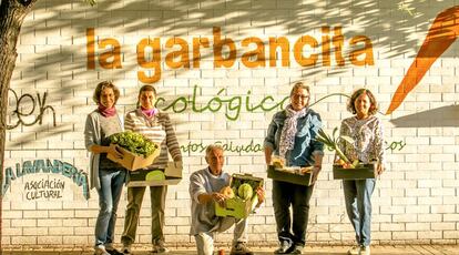 Equipo de La Garbancita Ecológica, en Vallecas, Madrid. 