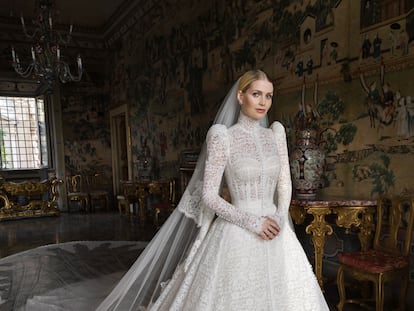 Lady Kitty Spencer, con su vestido de novia, creado por Dolce&Gabbana, para su enlace celebrado el 24 de julio de 2021 en Roma.