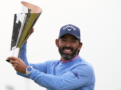 Pablo Larrazábal, con el trofeo.