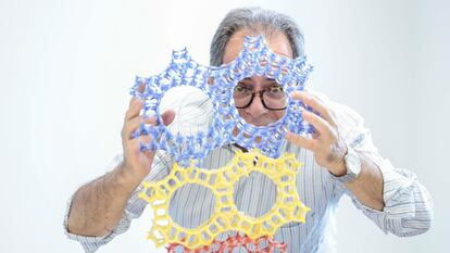 Scientist Avelino Corma, next to some representations of synthesized zeolites, at the Institute of Chemical Technology (ITQ) in Valencia