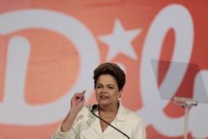 Dilma Rousseff, en una rueda de prensa tras votar en las elecciones de este domingo.