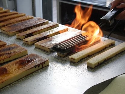 Torrons de crema cremada.