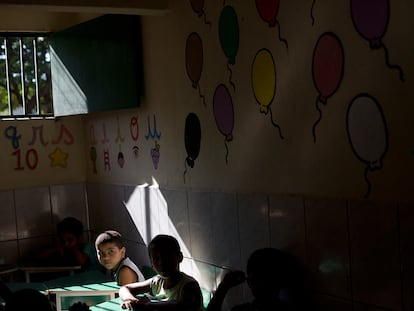 Estudiantes brasileños en una escuela en Río de Janeiro, en 2017.