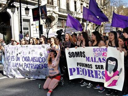 El colectivo Scum Girls Madrid, durante la manifestaci&oacute;n realizada en la capital, el pasado 8 de marzo, que ped&iacute;a la igualdad entre hombres y mujeres.