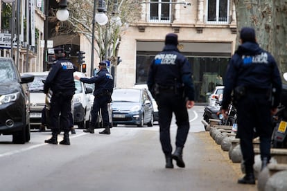 La policía de Palma de Mallorca, en las calles de la ciudad.