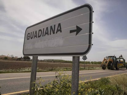 Cartel que da entrada al municipio de Guadiana del Caudillo, en la comunidad autónoma de Extremadura.