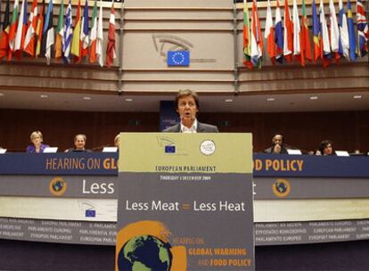 McCartney, durante su intervención ayer en el Parlamento Europeo.
