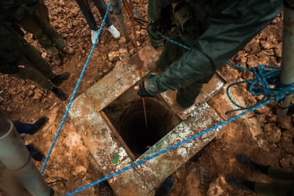 Pozo excavado por el Ejército de Israel para destruir un túnel de Hezbolá en la frontera de Líbano, cerca de Metula.