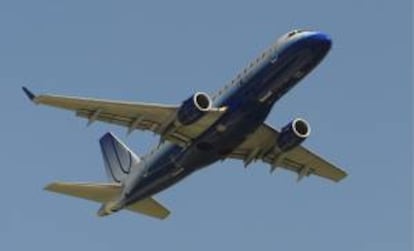 En la imagen, un avión de la aerolínea United Airlines. EFE/Archivo