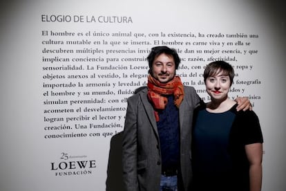 Antonio Lucas, ganador del Loewe de Poes&iacute;a, junto con Elena Medel, Premio de Creaci&oacute;n Joven. 