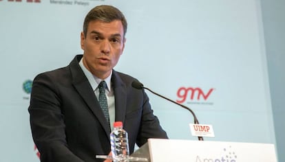 El presidente del Gobierno en funciones, Pedro Sánchez, interviene en la Clausura del 33 Encuentro de la Economía Digital y las Telecomunicaciones, en la UIMP en Santander. EFE/Román G. Aguilera