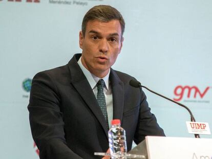 El presidente del Gobierno en funciones, Pedro Sánchez, interviene en la Clausura del 33 Encuentro de la Economía Digital y las Telecomunicaciones, en la UIMP en Santander. EFE/Román G. Aguilera