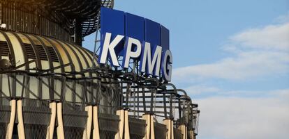 Fachada de la sede de KPMG en Madrid.