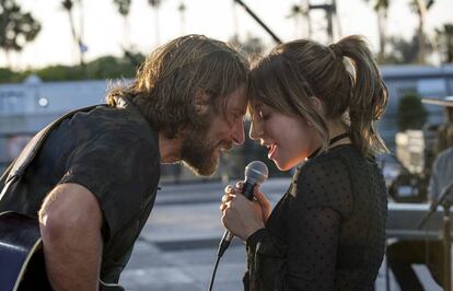 Bradley Cooper y Lady Gaga en una escena de 'Ha nacido una estrella'.