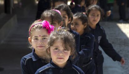 Un grupo de niños sirios refugiados en Líbano.