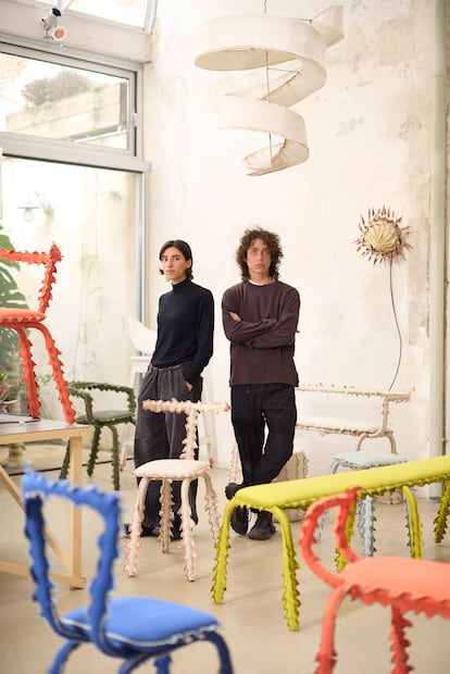 Los diseñadores madrileños Esto Estudio junto a su colección Disguise Series 00.