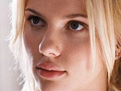 Scarlett Johanson se pone tras la cámara