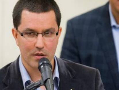 El vicepresidente del Gobierno del presidente Nicolás Maduro, Jorge Arreaza (imagen), inauguró en la ciudad de Maracaibo (noroeste) otra reunión regional similar, y lo mismo hizo en Monagas (este) el vicepresidente para asuntos Económicos y ministro de Petróleo, Rafael Ramírez. EFE/Archivo