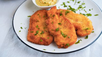 Cómo conseguir empanados finos y crujientes: una guía para cualquier alimento