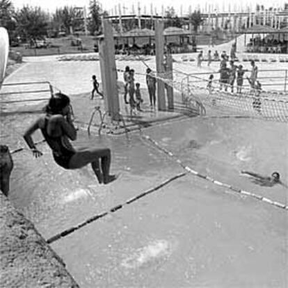 Piscina en las instalaciones de Aquopolis, en Villanueva de la Cañada.