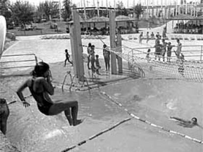 Piscina en las instalaciones de Aquopolis, en Villanueva de la Cañada.