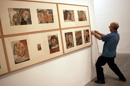 Los estudios de las cabezas de los personajes retratados en los frescos de La Rábida se exhiben juntos en el Reina Sofía.