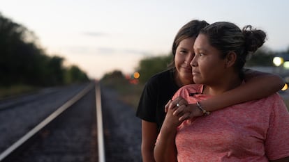 Las migrantes, María García y Ángela Chumil en Houston, el 12 de noviembre.