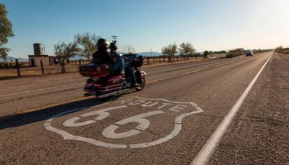 La Ruta 66 a su paso por Amboy, en California (Estados Unidos).