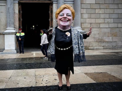 La Grossa de Nadal davant del  Palau de la Generalitat.