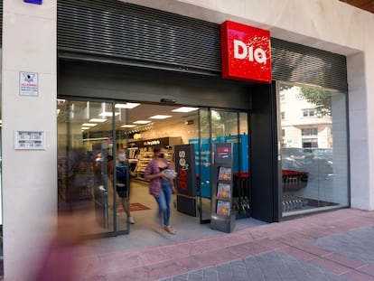 Exterior de un supermercado de la cadena Dia en España.