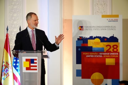 El rey Felipe VI interviene durante la cena de inauguración de la 28º edición del Foro España-Estados Unidos, este viernes en Santander.