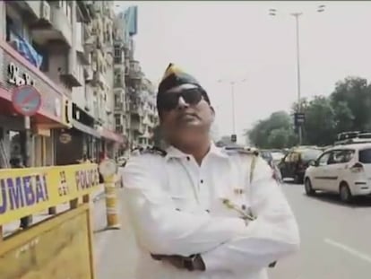 Vídeo para anunciar la medida de la policía de Bombay (India).