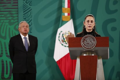 Claudia Sheinbaum y AMLO en conferencia después de accidente de metro de línea 12