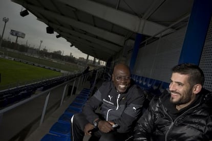 Casilla i N'Kono, a la ciutat esportiva de l'Espanyol.