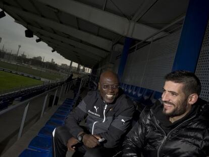 Casilla i N'Kono, a la ciutat esportiva de l'Espanyol.