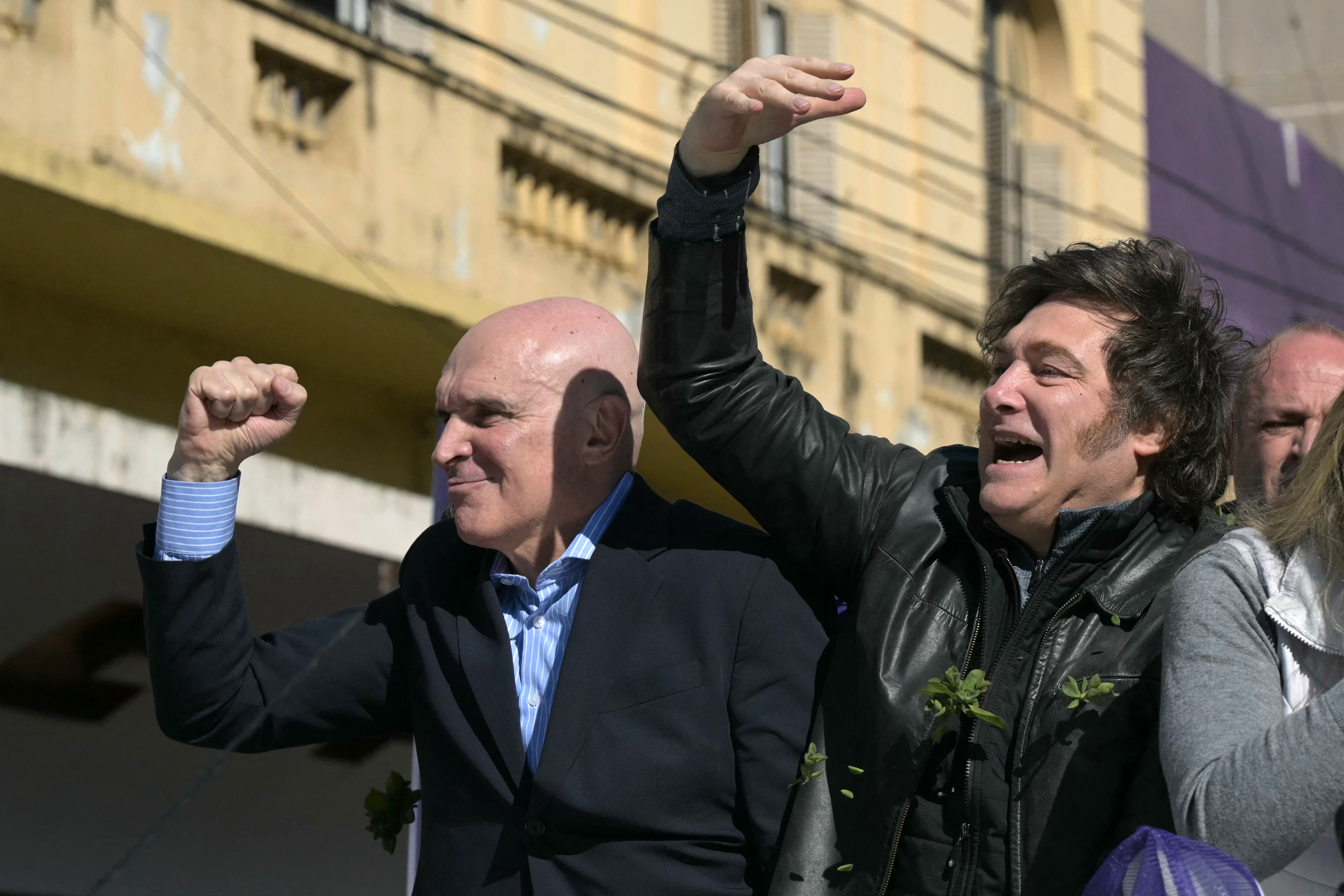 Espert Renuncia por Vínculos con Narcotráfico, Sacudiendo Promesa Anticorrupción de Milei y Economía Argentina