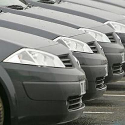 Caja Madrid y BBVA ponen en venta sus empresas de renting de coches