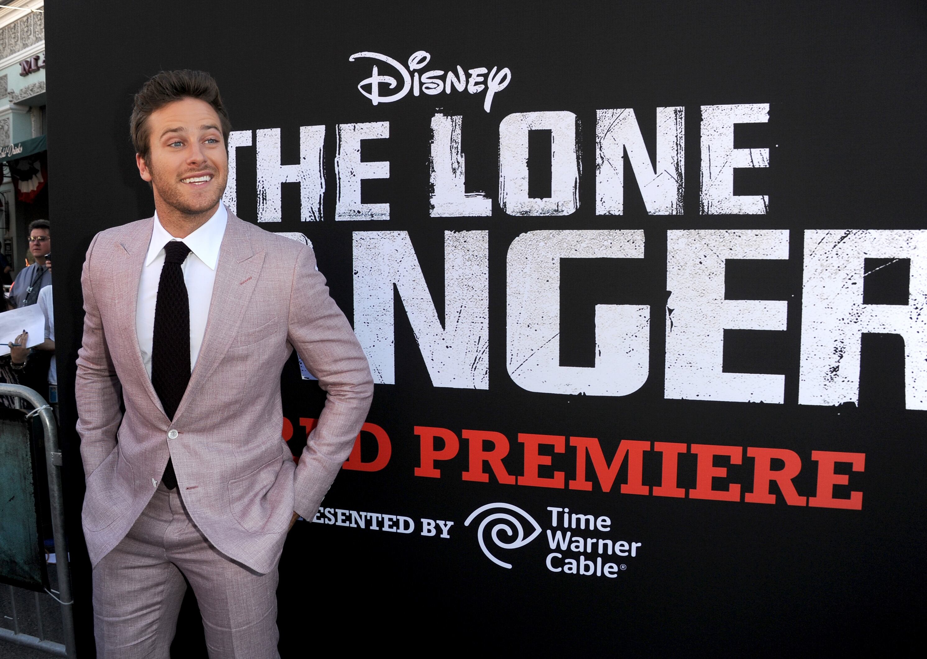 Armie Hammer, en el preestreno de 'El llanero solitario' en el Disney California Adventure Park, en junio de 2013