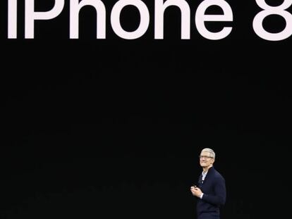 Tim Cook, CEO de Apple, en la presentaci&oacute;n del iPhone 8.