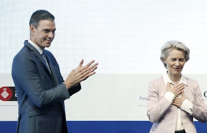 El presidente del Gobierno, Pedro Sánchez, y la presidenta de la Comisión Europea, Ursula Von der Leyen.